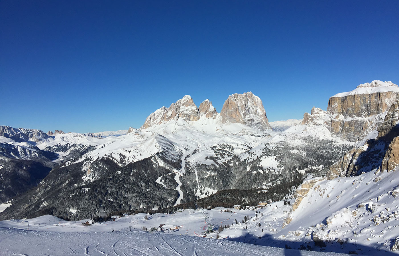 Die verschneiten Dolomiten im Winter